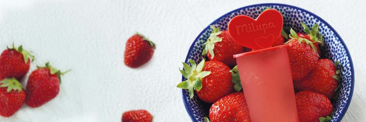 Erdbeere-Kindermilch Eis-Pop