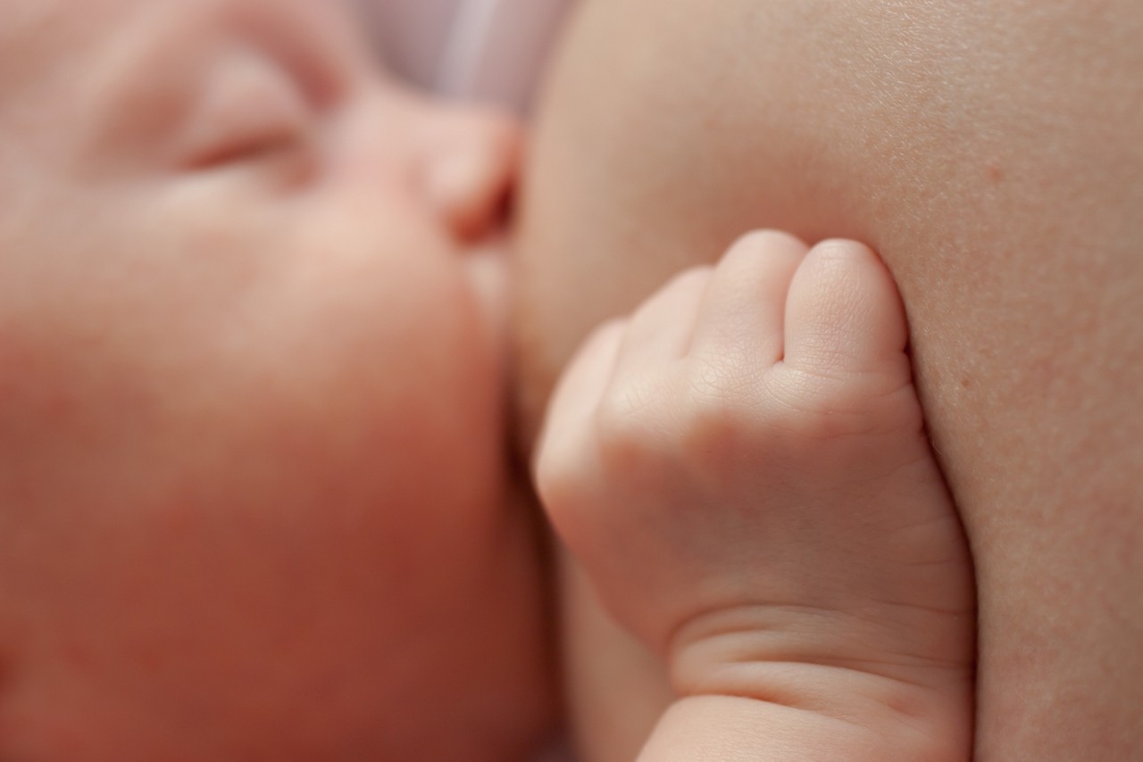 How to Tell if Your Baby is Getting Enough Breast Milk