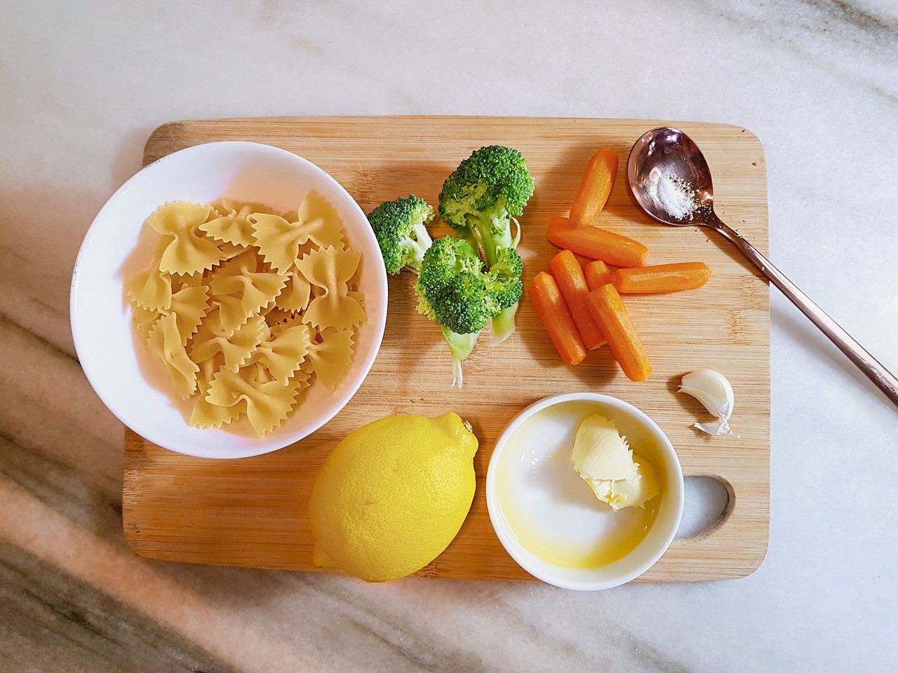 Broccoli carrot pasta ingredients