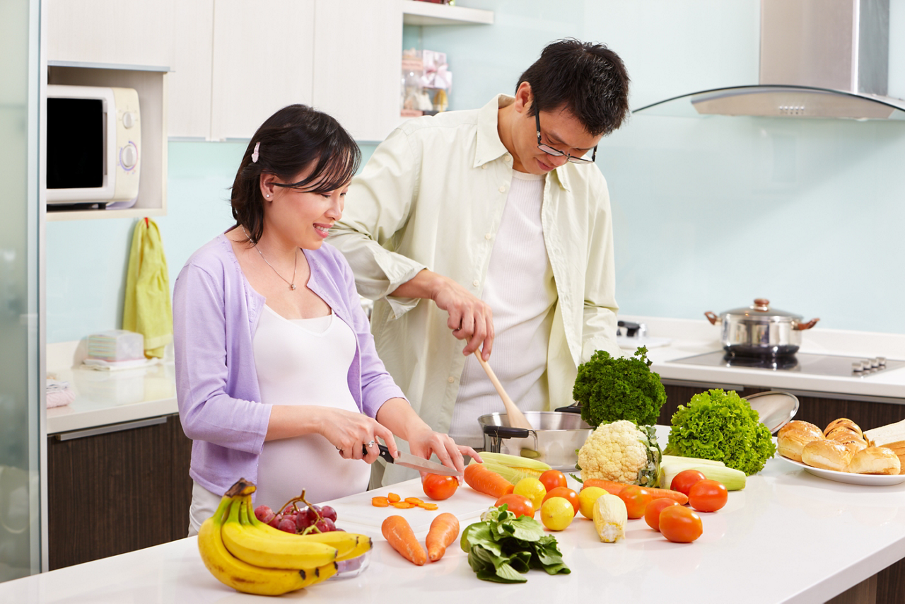 Preparing healthy food to boost vitamin A during pregnancy