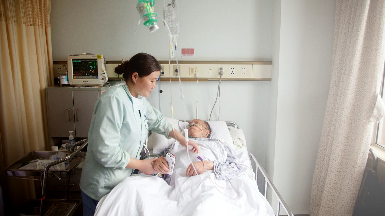 Critical care patient feeding 3840px