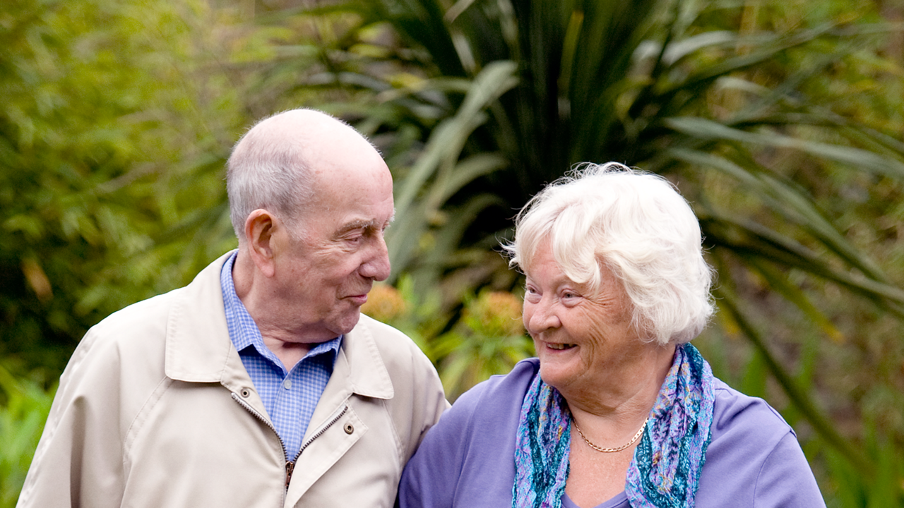 Frailty elderly couple walking 3840px