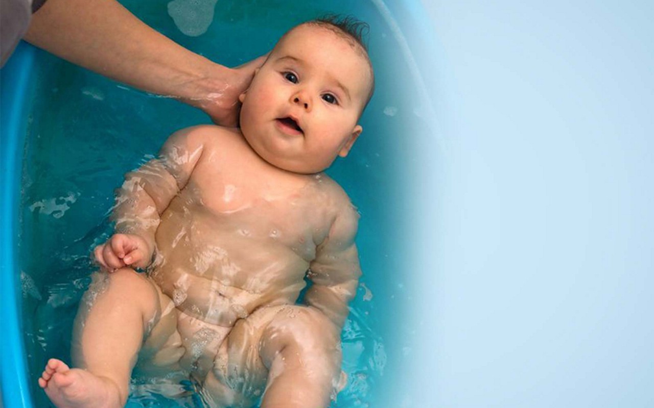 How to bathe your baby banner