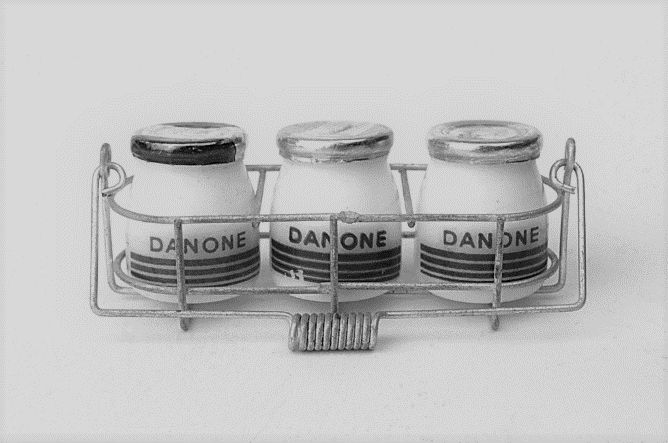 ancien pot de yaourt en verre danone