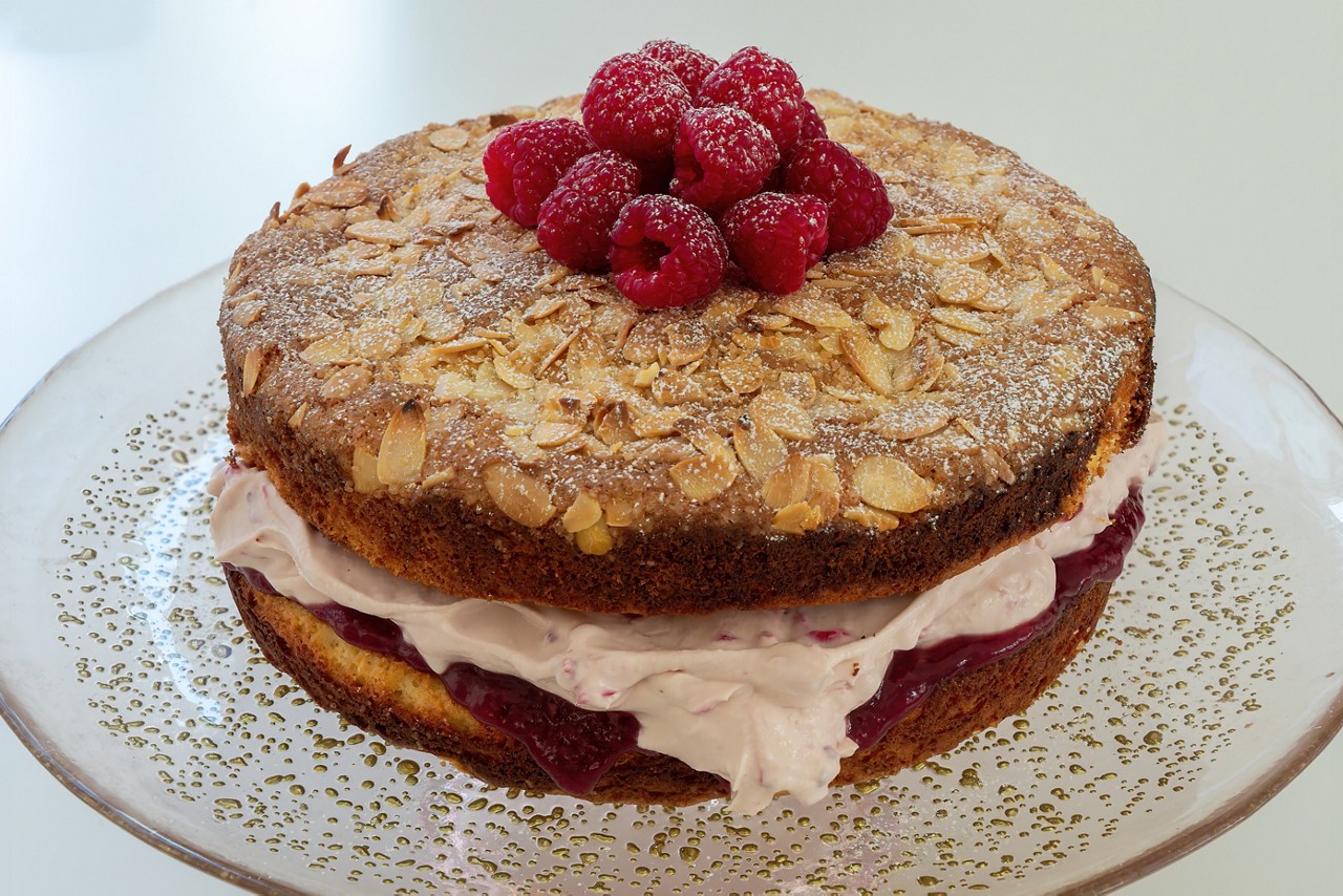 keto-chef-derek-raspberry-cake