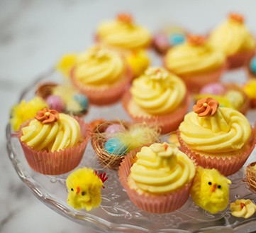 lemon-cupcakes-with-buttercream-icing.jpg