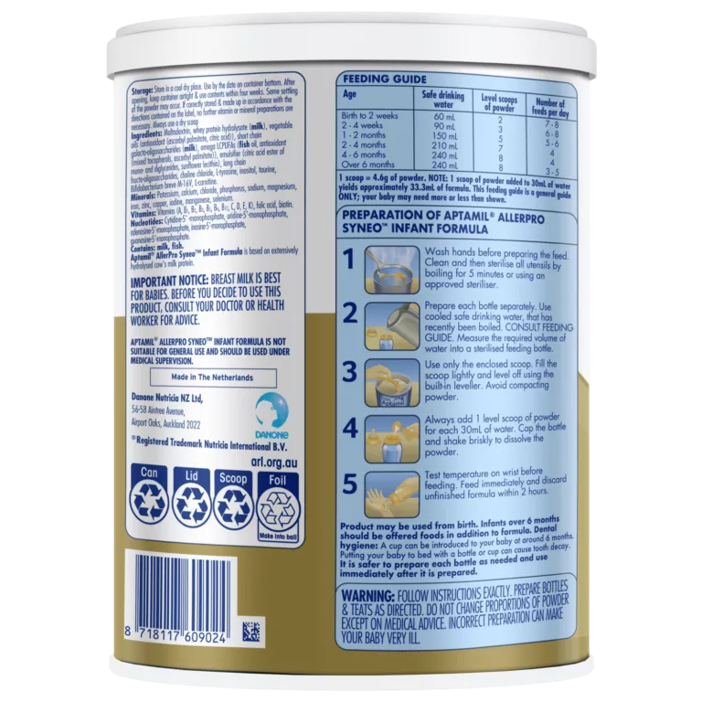Back view of an Aptamil Allpro Syneo infant formula container showcasing detailed feeding instructions and preparation steps. The packaging includes a feeding guide for different age groups and visible recycling symbols. Numeric values such as '200 ml' and '1 scoop' are clearly displayed alongside preparation visuals.
