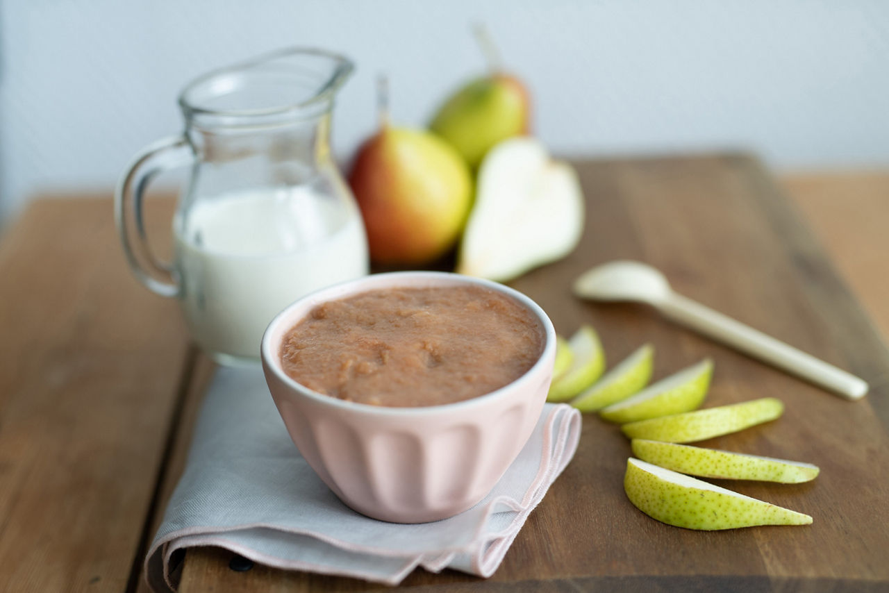 Brei mit Birne Milchnahrung Milch Getreide Rezept Baby 6-12 Monate