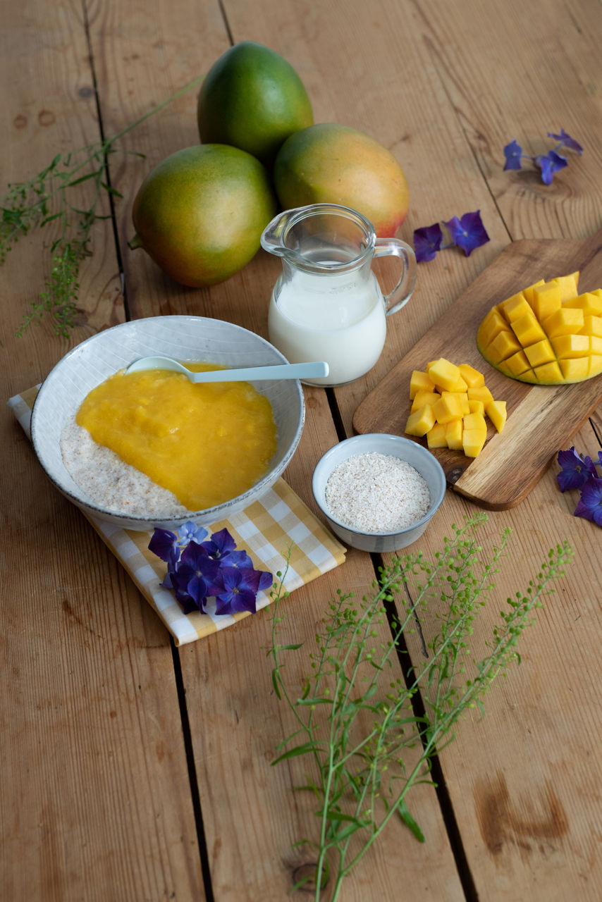 Brei mit Mango Getreide Milchnahrung Milch Rezept Baby 6-12 Monate