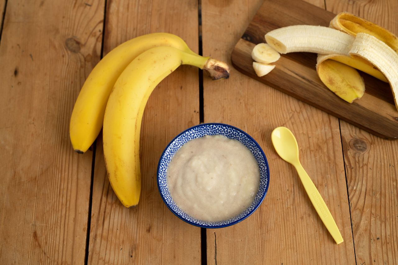 Milch-Getreide-Obst-Brei mit Banane