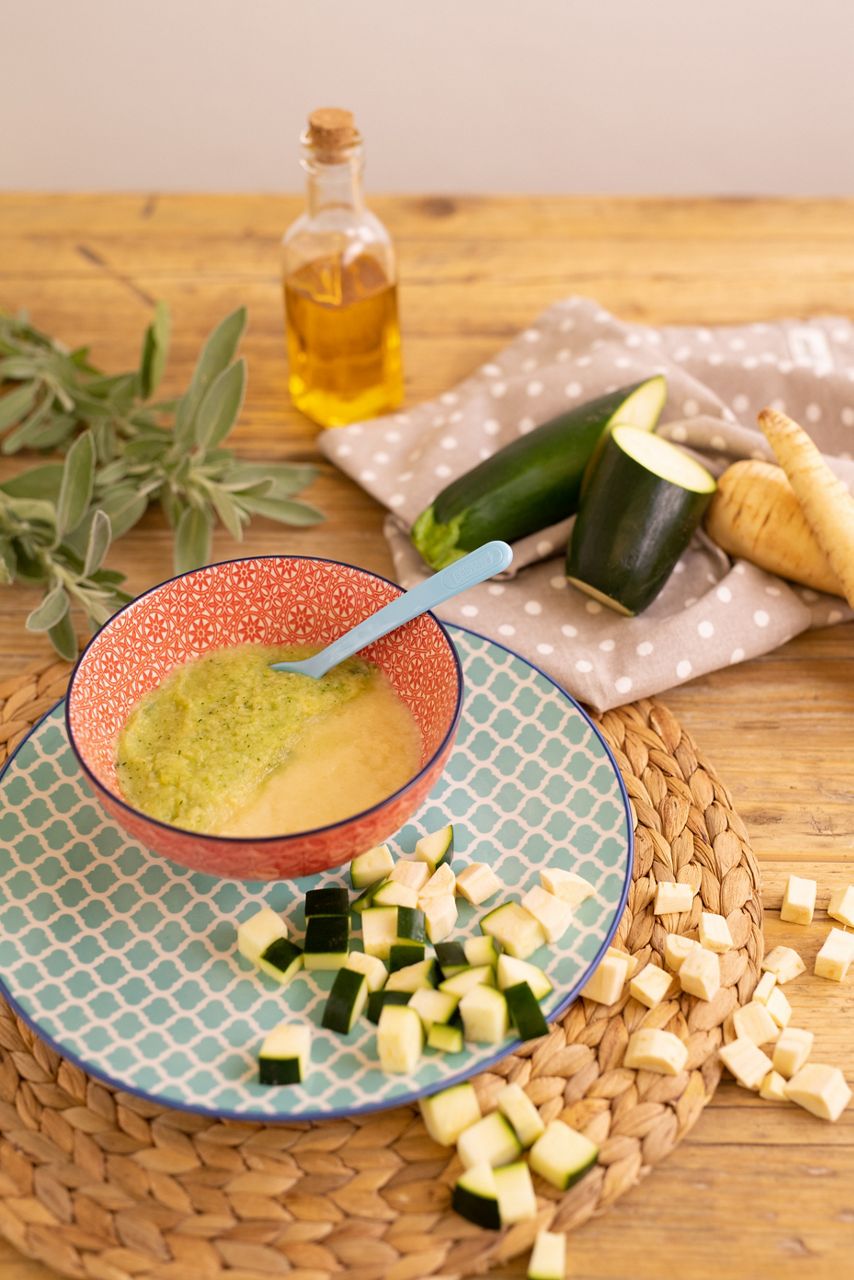 Brei mit Zucchini und Pastinake Topping