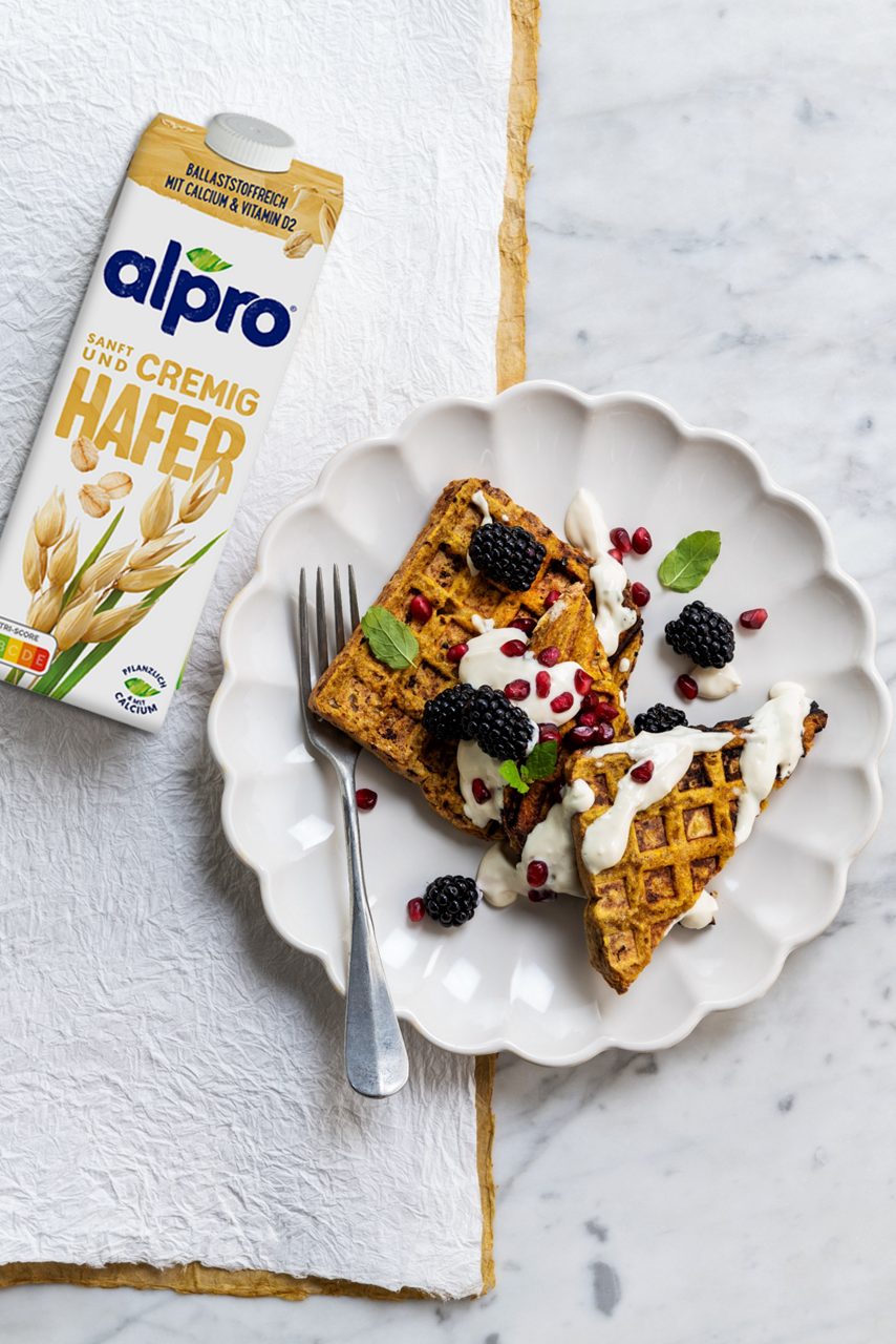 E0BB2A4B-A29D-4229-813E6E3E44506E57<br>A_DE_Drink_Oat_Recipe_French Toast Waffles_2x3.png