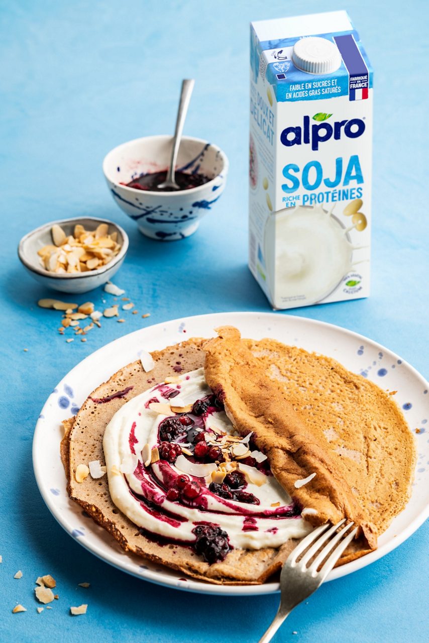 A0909733-3810-4878-83F428261119DE1A<br>Crêpes aux fruits rouges.jpg
