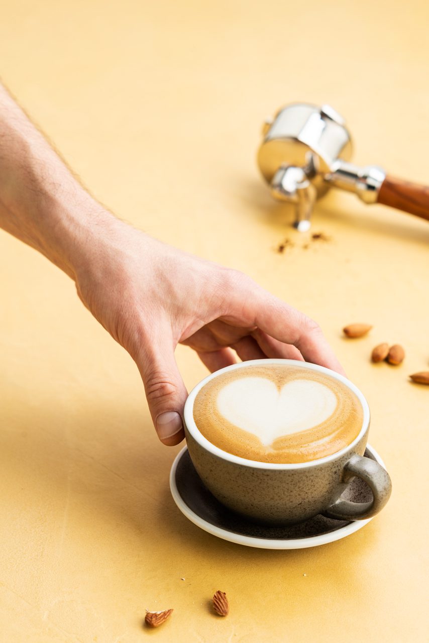 36633FF0-62D0-4731-8730AAF3BD093BB6<br>A_CoffeePlatform_CoffeePlatform_Master_Recipe_Image_AlmondFlatWhite_Drinks_Barista_Almond_NA_TetraUHT_1l_HR-033.tif
