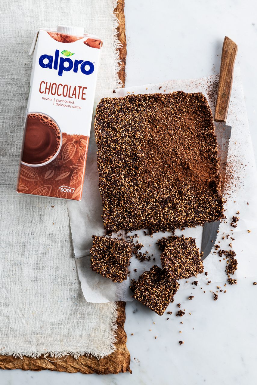 39046588-4287-4572-8F3648612EA3D293<br>A_Moments_Moments_Master_Recipe_Image____Drinks_Origins_Soy_Chocolate_TetraUHT_1l_HR_QUINOA POP BAR (2x3)-102.tif