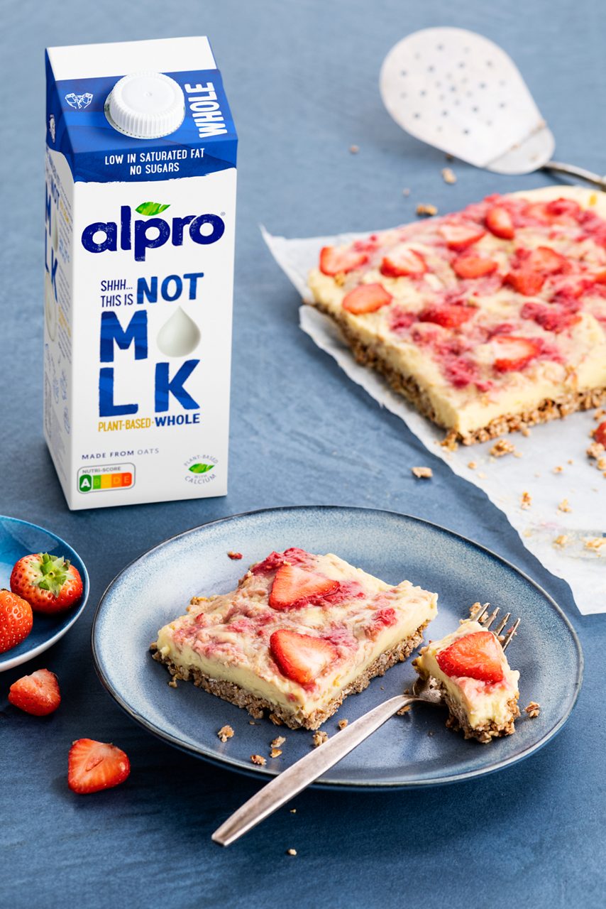 5C4D2D97-FBAC-4B9B-918F4923C3E2761C<br>A_NotMilk_NA_Master_Recipe_Image_breakfast_tart__NA_Drinks_NA_Oat_NA_TetraUHT_1l_HR_-214.tif