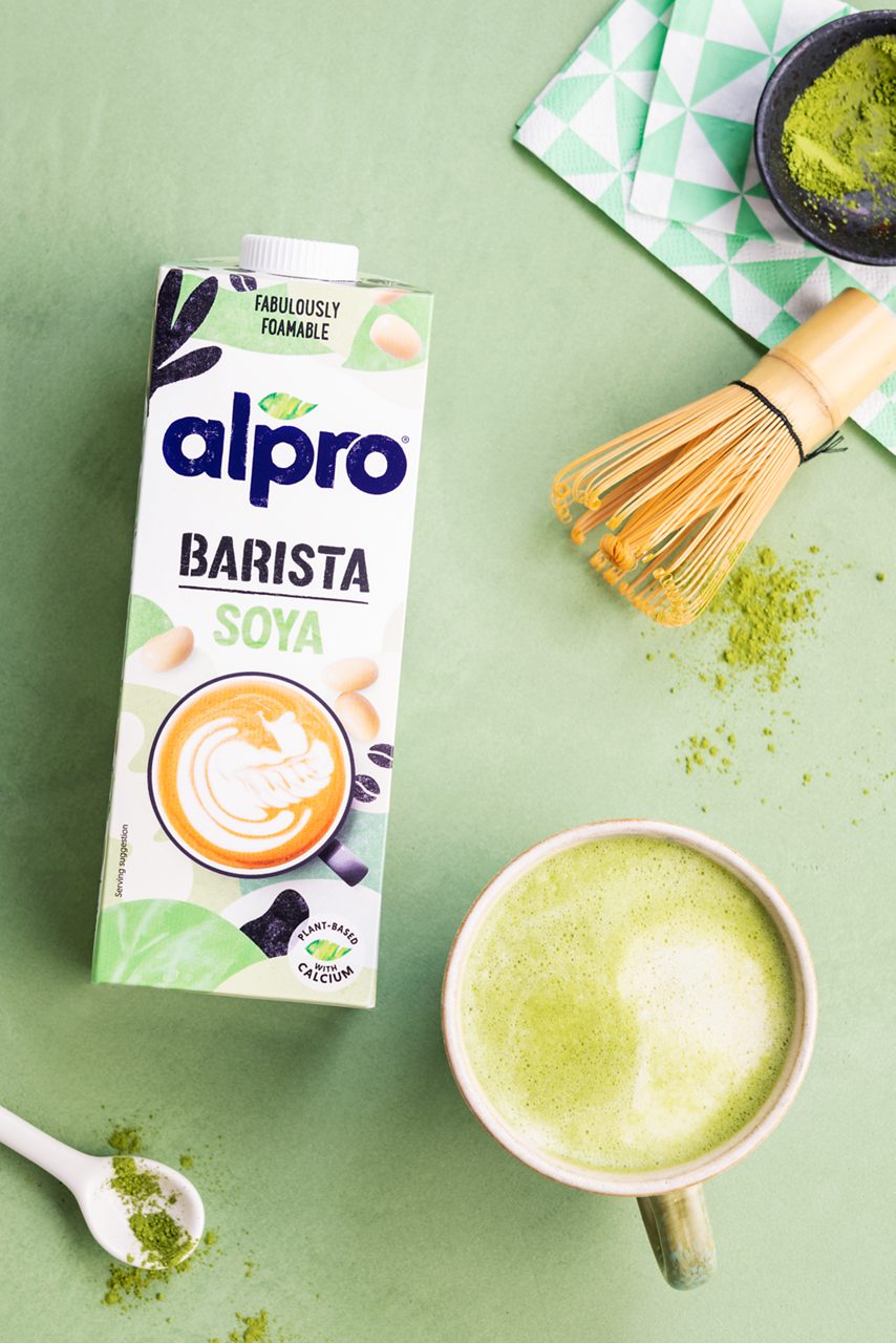 1D792053-082B-44CB-9A09A91569CE5664<br>A_Coffee_baristaOne_Master_ProductPic_Image_matcha___Drinks_BaristaOne_Soya_NA_TetraUHT_1l_HR-614.tif