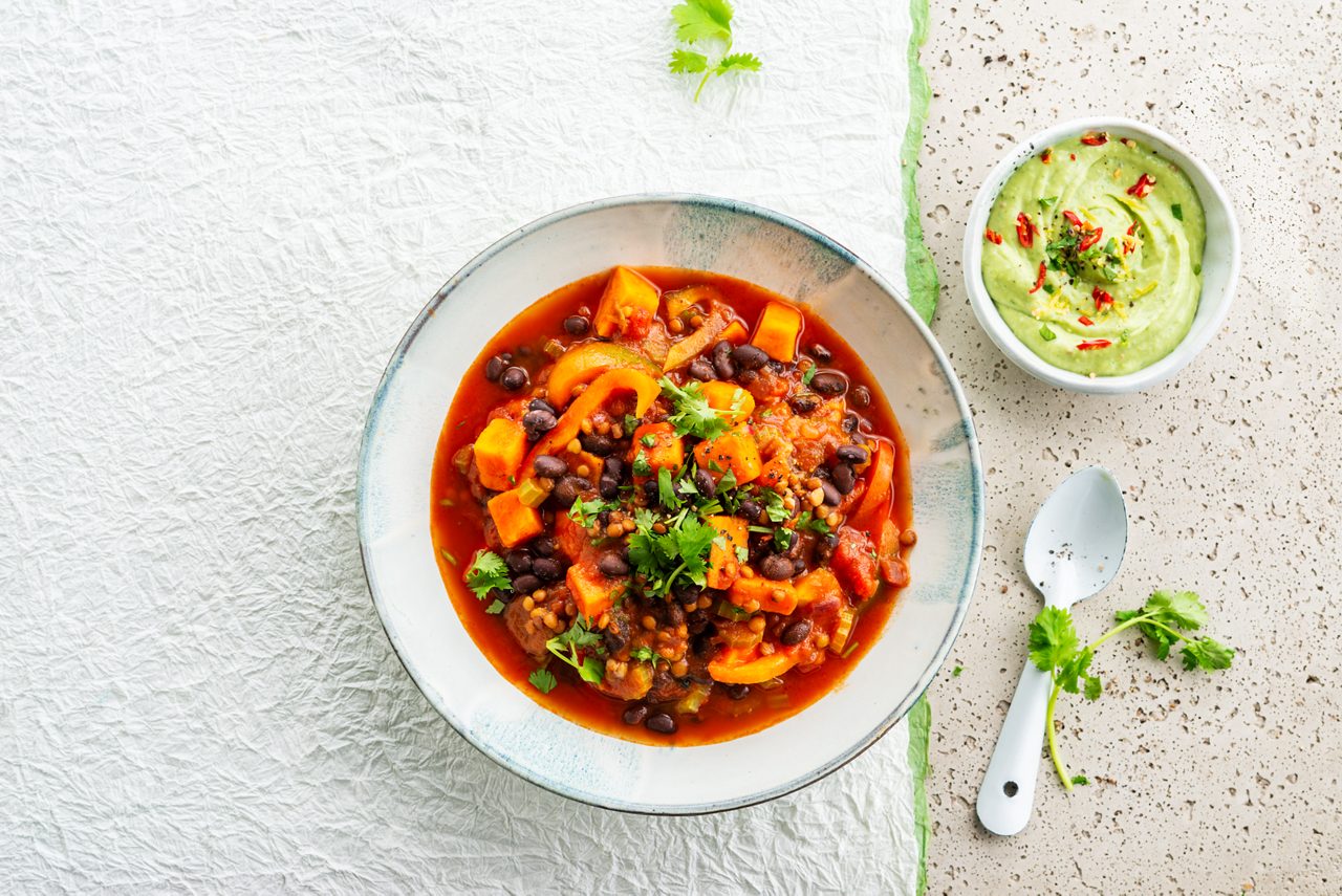 A5A72091-79B1-44B7-9E0830013F538A20<br>A_GFY_NA_Master_Recipe_Image_ChiliSinCarne_4x3__PBAQ_NA_Soy_NA_Pot_500g_HR_horizontal-062.tif