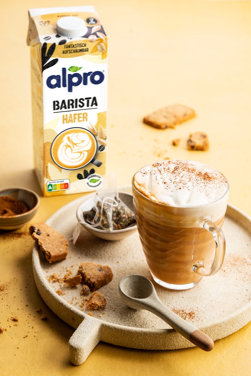 895B01BB-9129-4290-9F909041F464B7AF<br>A_FYY_DE_Drink_Hafer Barista_Recipe_Chai_2x3<br>