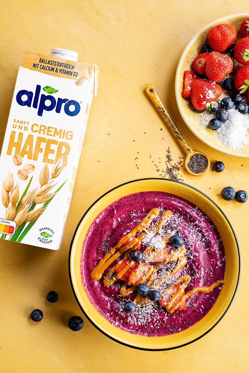 907143BE-5084-45E4-A79A8FC5624D49C6<br>alpro-germany-2024-oatmilk-breakfastsmoothiebowl.jpg