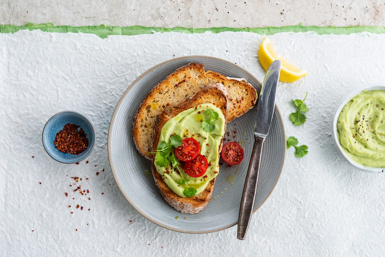 8E6C810F-35D2-41E1-A9A2BC8F913BF23A<br>A_GFY_NA_Master_Recipe_Image_SpicyAvocadoOnToast__PBAQ_NS_Soya_NA_POT_500g_HR_horizontal-394.tif