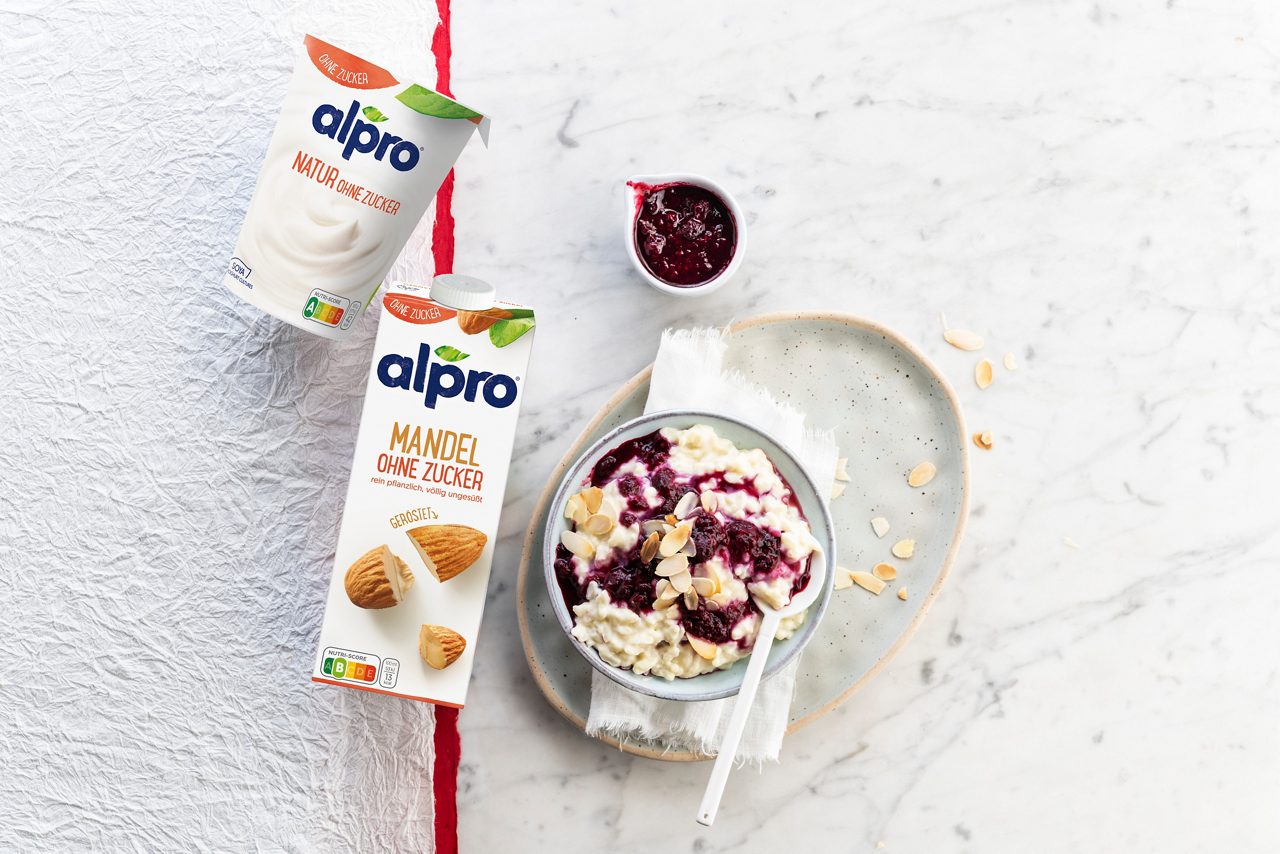 FDBCAFCC-F50D-4BA5-B30BC7E5825ECFD0<br>A_GFY_NA_DE_Recipe_Image_RicePudding__Drinks_NA_Almond_NA_TetraUHT_1l_HR_horizontal.jpg