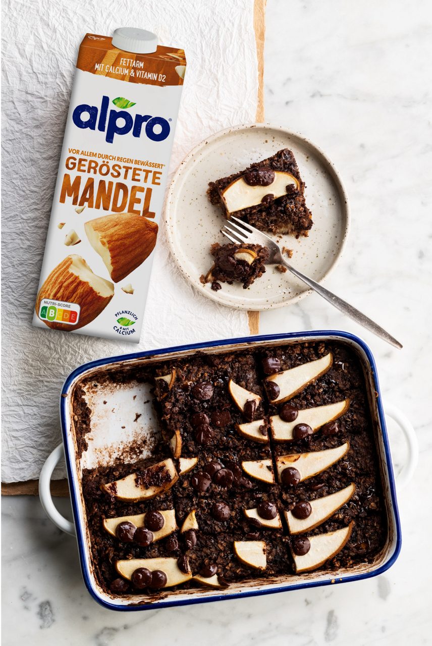 4846C283-9775-4F77-BCFE69849E5518EE<br>A_DE_Drink_Almond_Recipe_Brownie Baked Oats_2x3.png