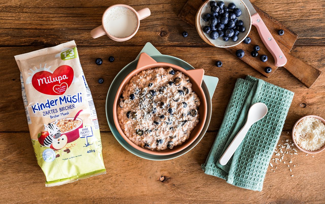 Kinder Müsli Zartes Bircher mit Breivorschlag von oben