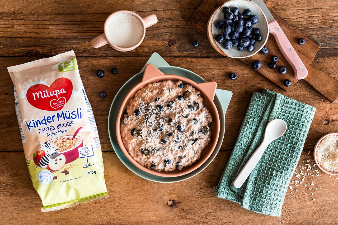 Kinder Müsli Zartes Bircher mit Breivorschlag von oben