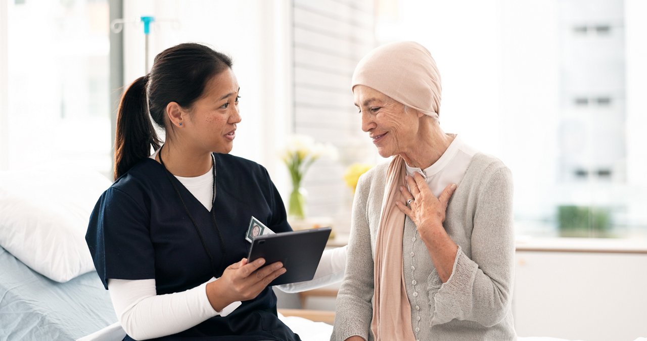 nurse-oncology-patient