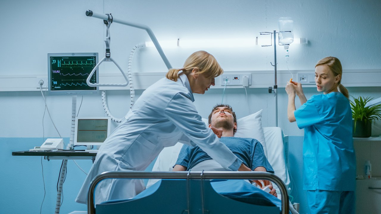 patient-critical-care-nurse-doctor