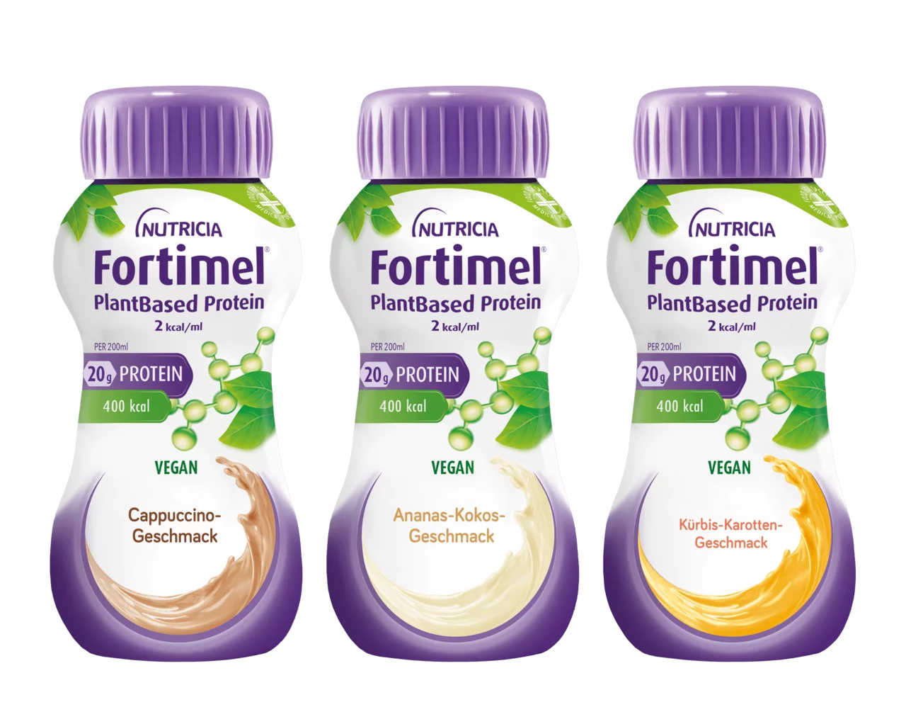 Drei Danone Nutricia Fortimel Flaschen in den Sorten Cappuccino, Ananas-Kokos und Kürbis-Karotte nebeneinander.