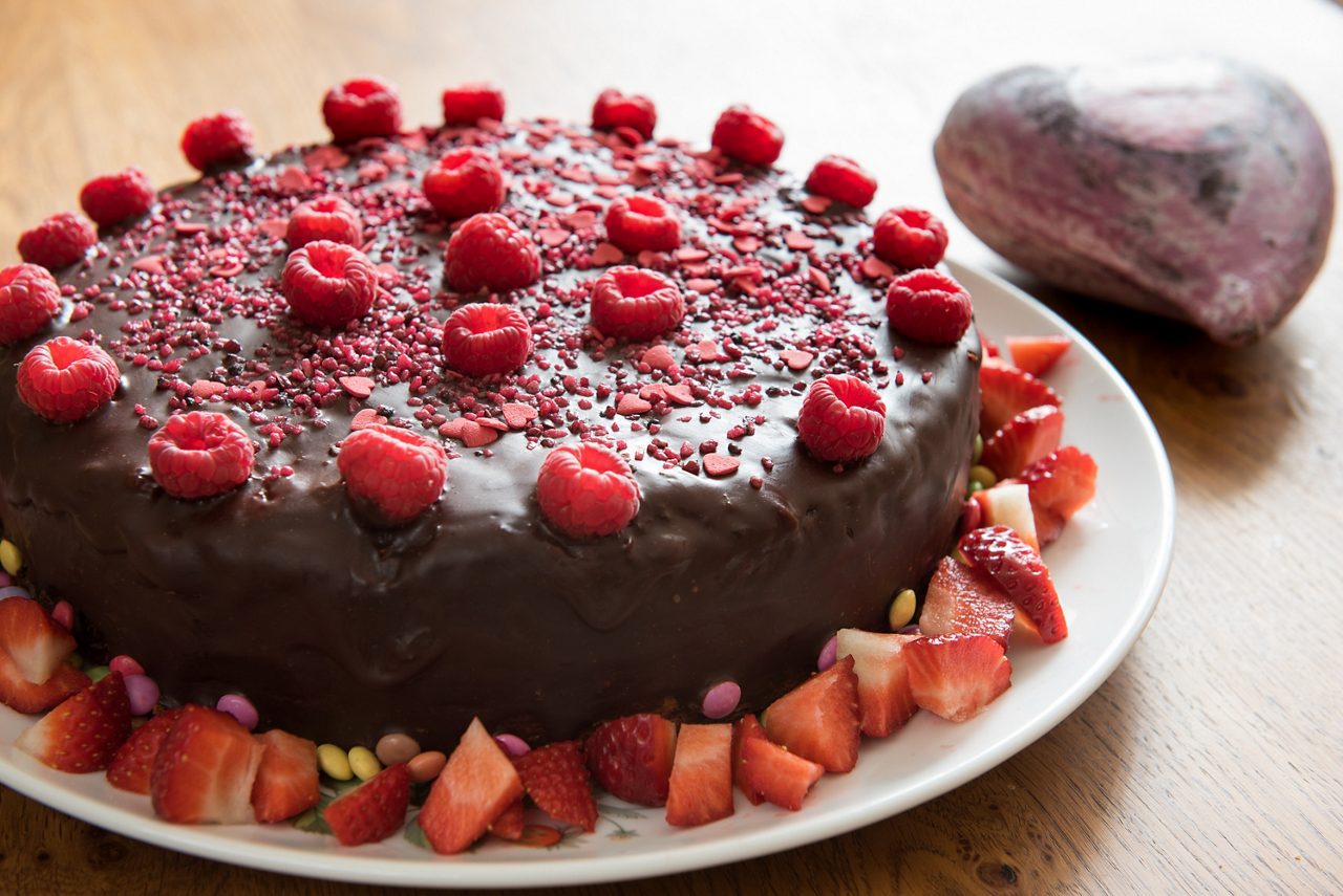 Geburtstags-Schoko-Kuchen ohne Ei mit Neocate® Junior