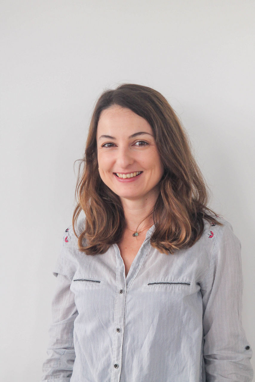 Julia Careline 112022