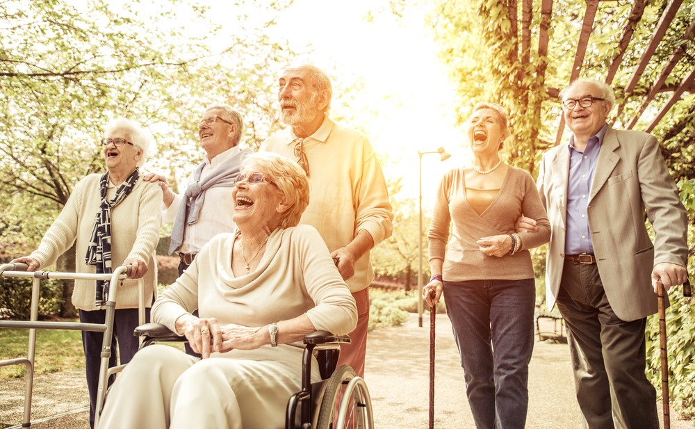 Group of old people walking outdoor. Crew with old friends, walking in the park; Shutterstock ID 421410421; Business Division: Advanced Medical Nutrition; Business Unit: Benelux; Name: Danique van der Tas