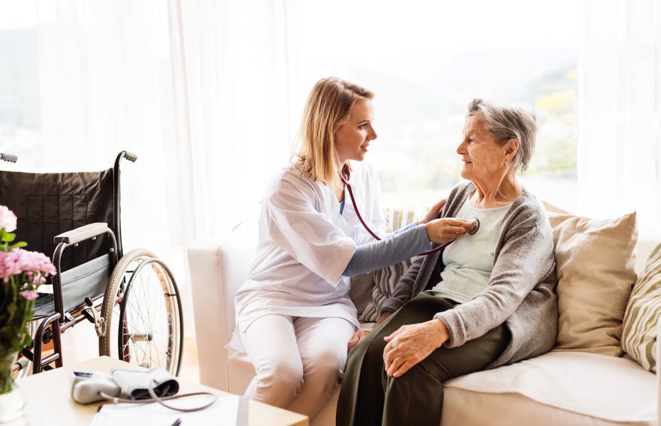 Health visitor and a senior woman during home visit.; Shutterstock ID 1010329945; Business Division: Advanced Medical Nutrition; Business Unit: Benelux; Name: Danique van der Tas