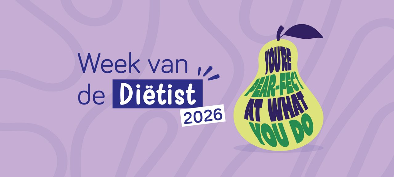 Gehalveerde pompoen, erwtpeulen, appel, wortel en prei liggen rond Nederlandse tekst voor Diëtistenweek 2025.