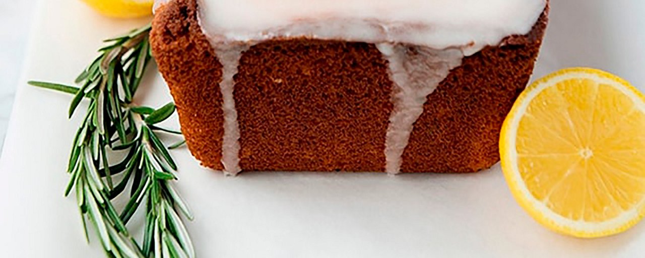 Activia citroen rozemarijn cake