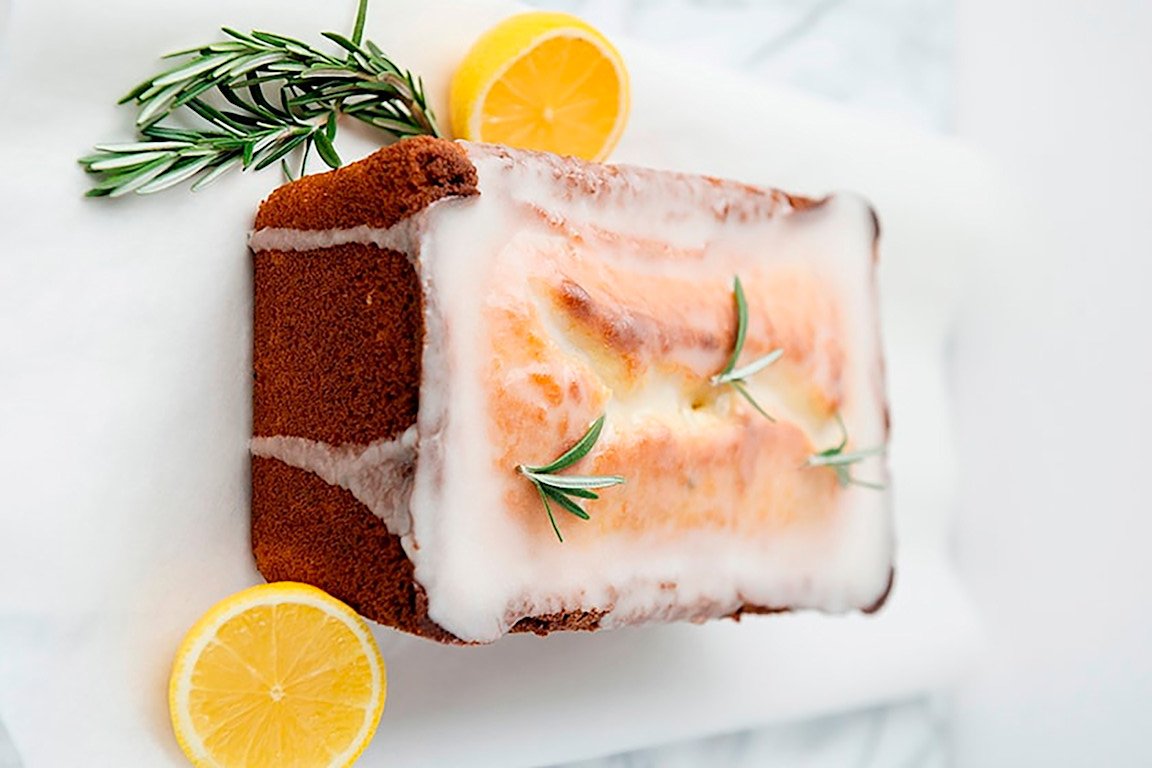 Activia citroen rozemarij ecake