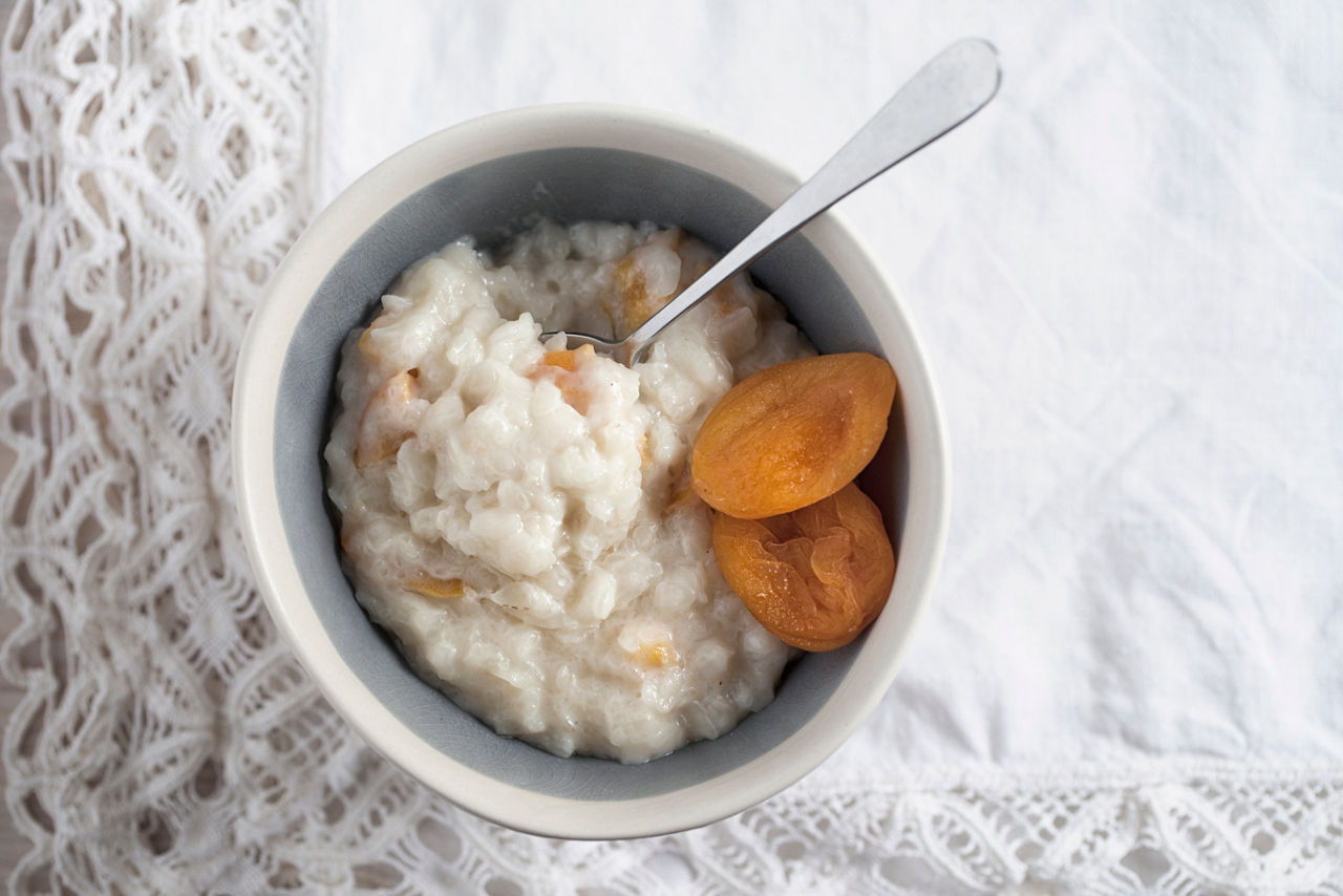 Apricot rice pudding