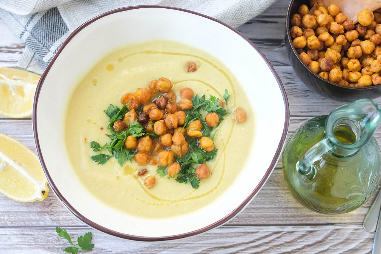 Kichererbsensuppe mit Lauch und Kräutern