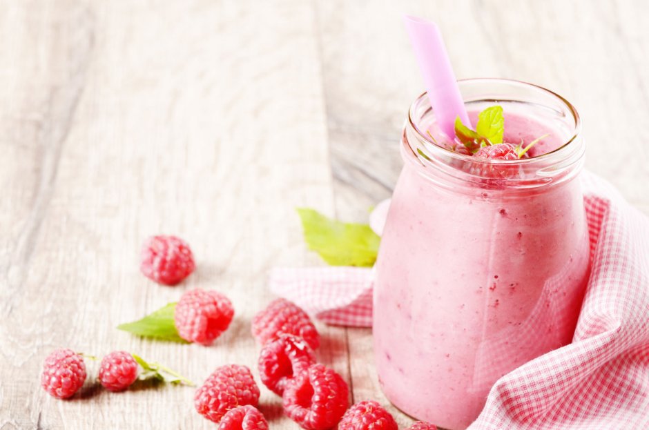 Himbeer-Smoothie in einem Glas