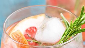 Alkoholfreier Mango-Margarita Cocktail