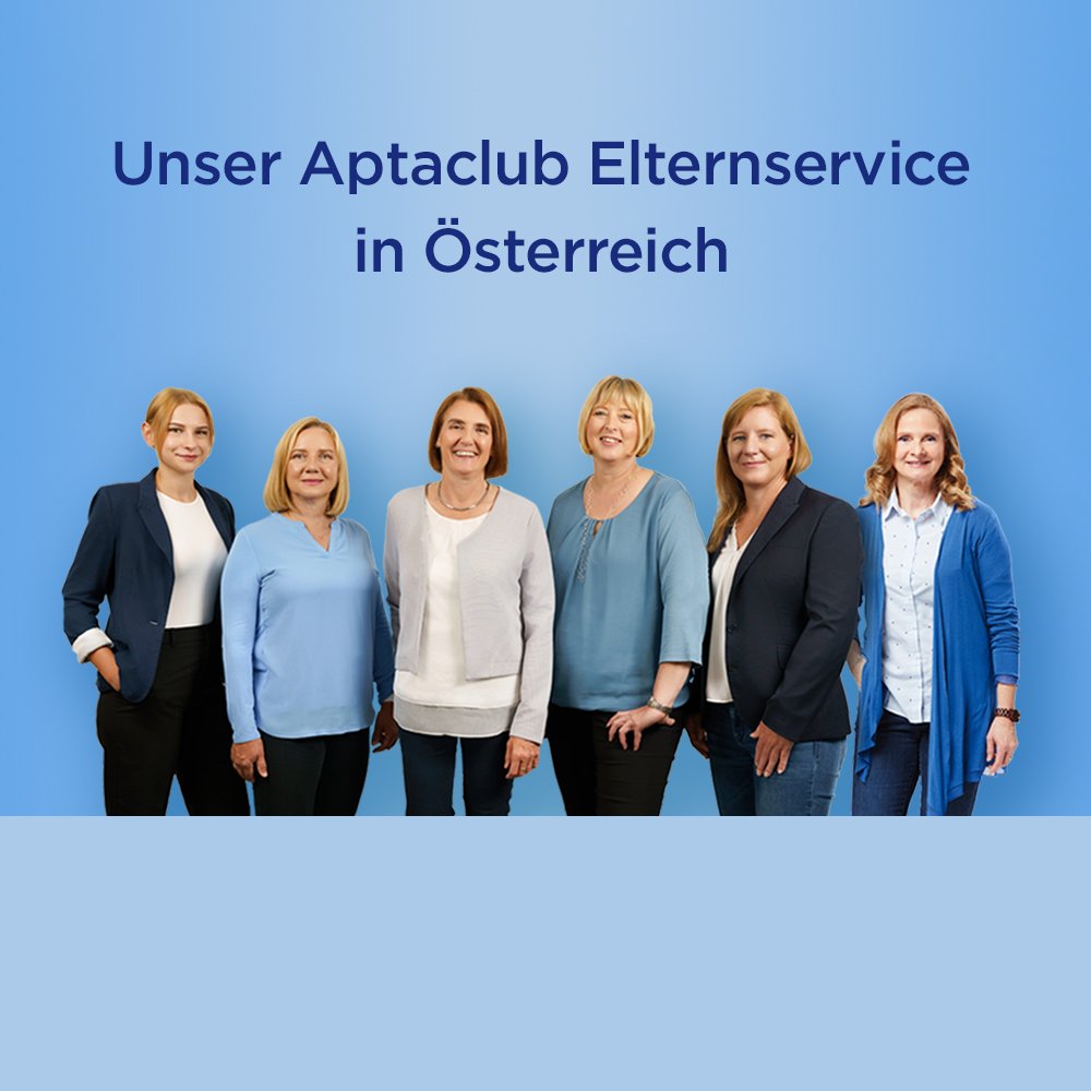 Sechs Frauen stehen vor blauem Hintergrund unter dem Schriftzug „Unser Aptaclub Elternservice in Österreich“.