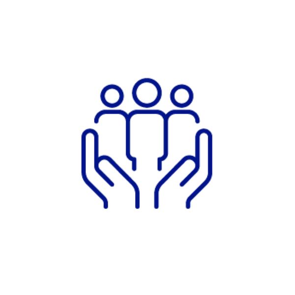 Icône représentant trois personnes soutenues par deux mains, symbole de communauté et de soutien social.