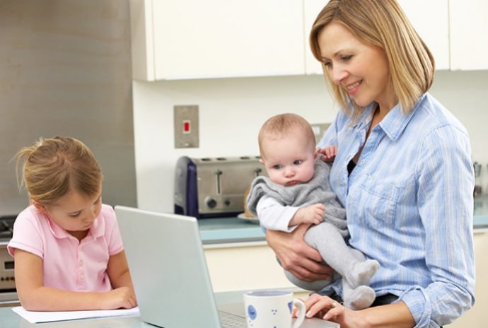 Aptamil sub mum mother with baby and toddler