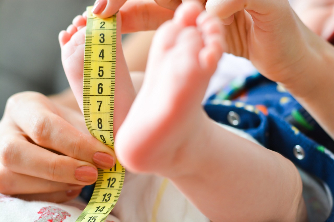 Développement moteur, éveil, sommeil, croissance, santé et nutrition : découvrez les grandes étapes pour votre bébé de 2 mois. 