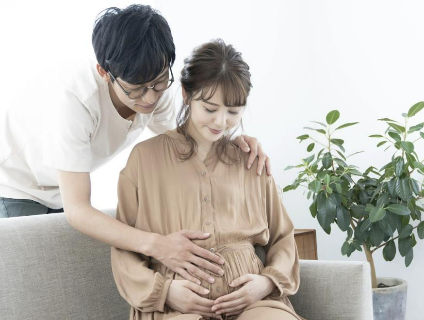 Mẹ bầu nên trò chuyện cùng con hỗ trợ thai nhi phát triển trí não