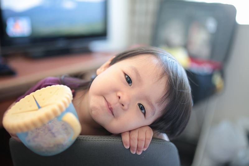 Bé 11 tháng biết làm gì? Cha mẹ nên chăm sóc con thế nào?