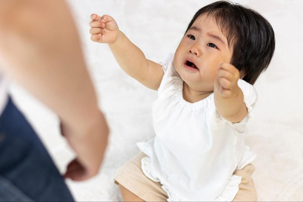 Trẻ 14 tháng biết làm gì